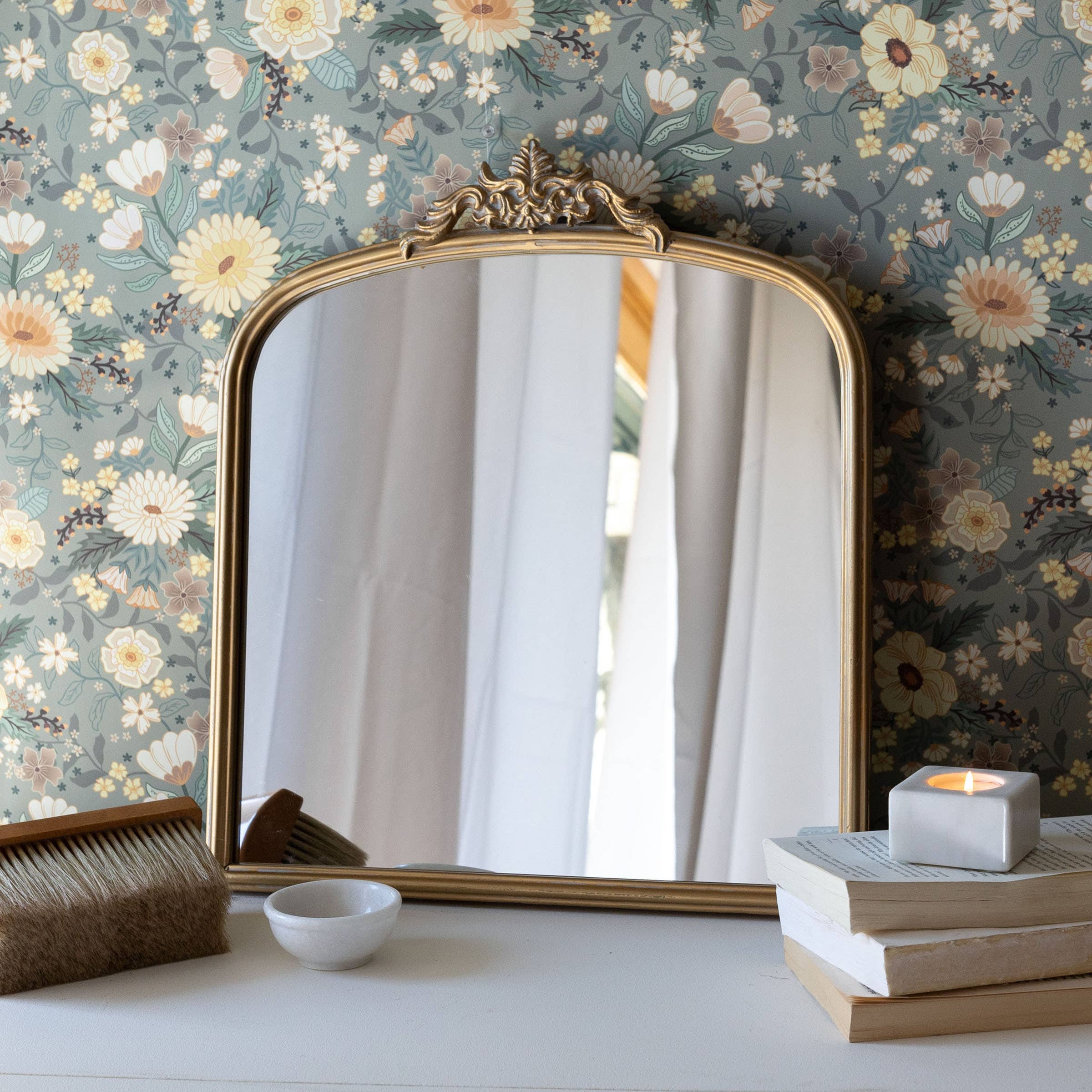 Foreside Home & Garden - Aria Antique Vintage Brass Wall Mirror Metal